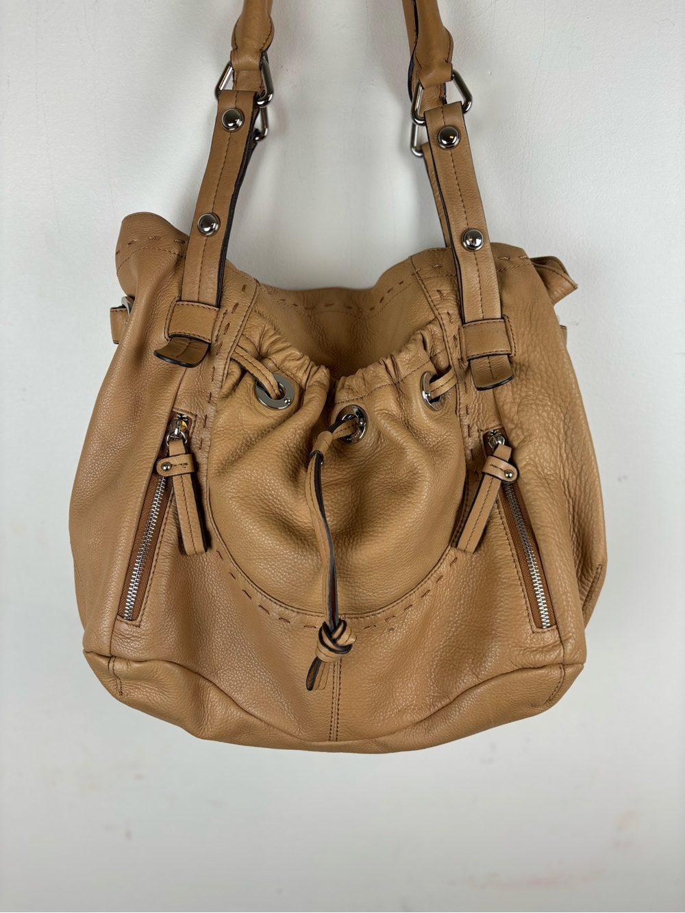 B Makowsky Leather Slouchy Hobo Shoulder Bag in Tan/Camel Shade - Picture 7 of 16